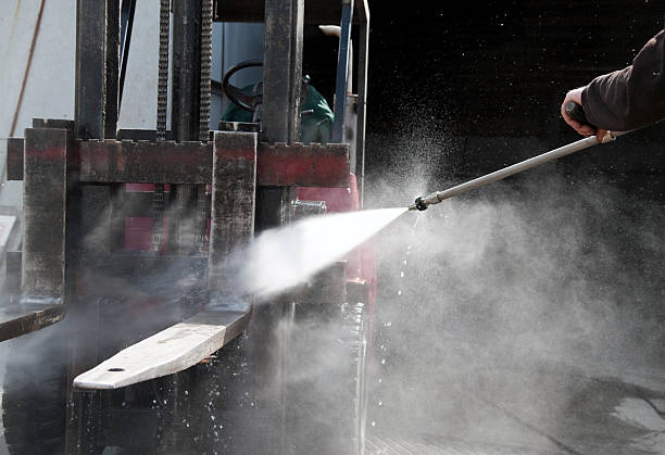Best Roof Washing  in Lindenhurst, NY